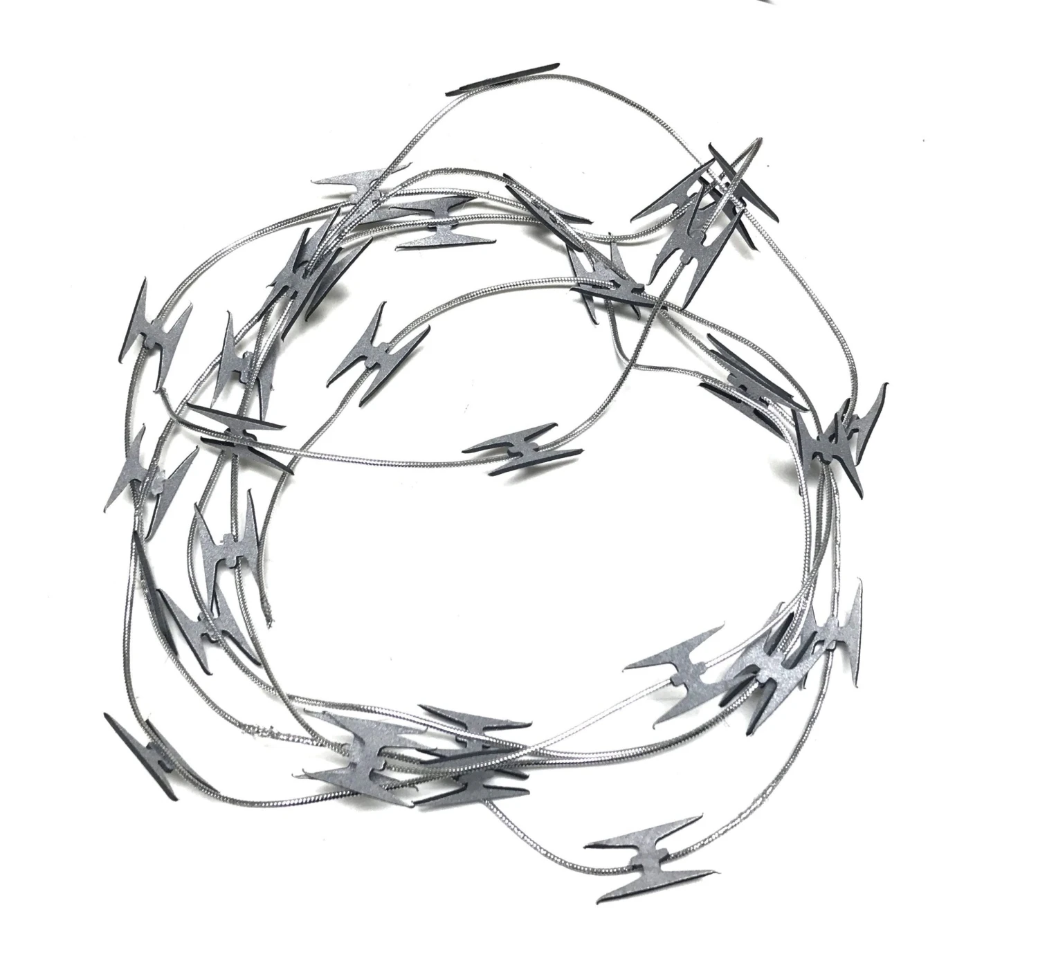 Actor Safe Imitation Metal Razor Wire 10ft(Newrulefx Brand Actor Safe Imitation Metal Razor Wire 10ft) 3 Actor Safe Imitation Metal Razor Wire 10ft(Newrulefx Brand Actor Safe Imitation Metal Razor Wire 10ft)