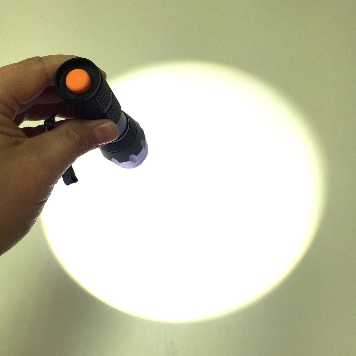 UltraFire Super Bright LED Tactical Style Flashlight 2000 Lumen(Ultrafire Super Bright Led Tactical Style Flashlight 2000 Lumen) 10 UltraFire Super Bright LED Tactical Style Flashlight 2000 Lumen(Ultrafire Super Bright Led Tactical Style Flashlight 2000 Lumen) - Image 9